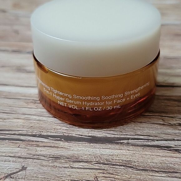 Skin at Work - The Protagonist - Picture 3 of 3